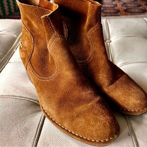 UGG Women's Brown Suede Ankle Boots 2 inch block heel sz 9